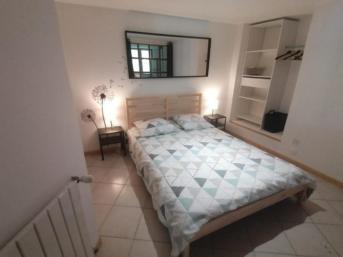 Le Nid Du Chat Noir - Maison Alveole Bed And Books 锡耶 外观 照片